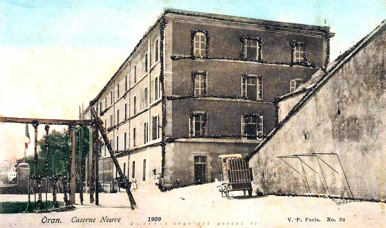 Oran - Caserne Neuve - Drapeau Tricolore - 1909.jpg
